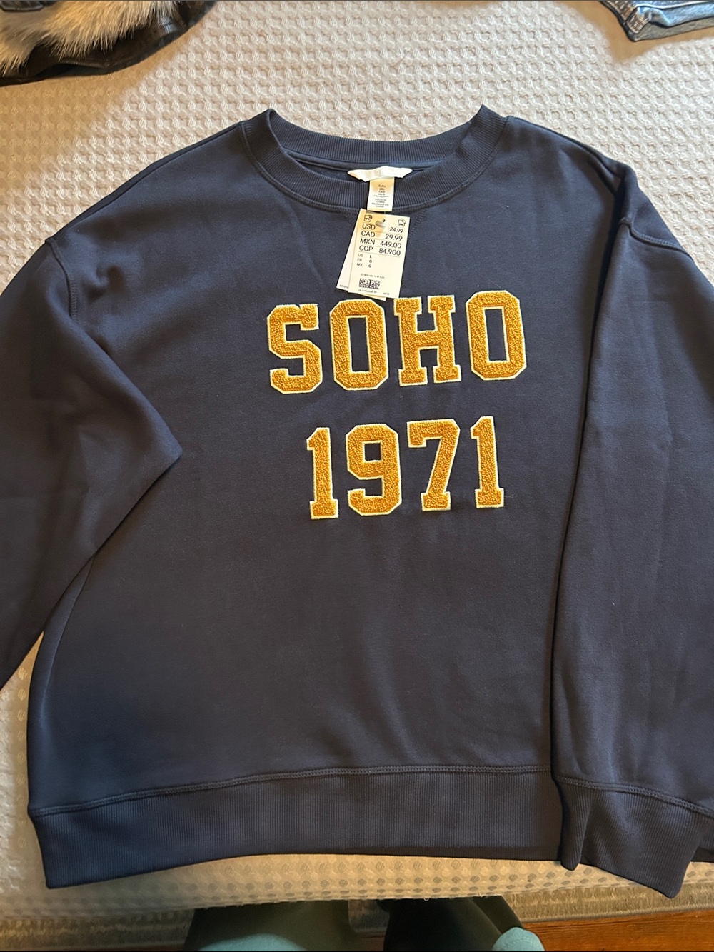 SOHO 1971 Navy Women’s Sweatshirt - Yellow Appliqué